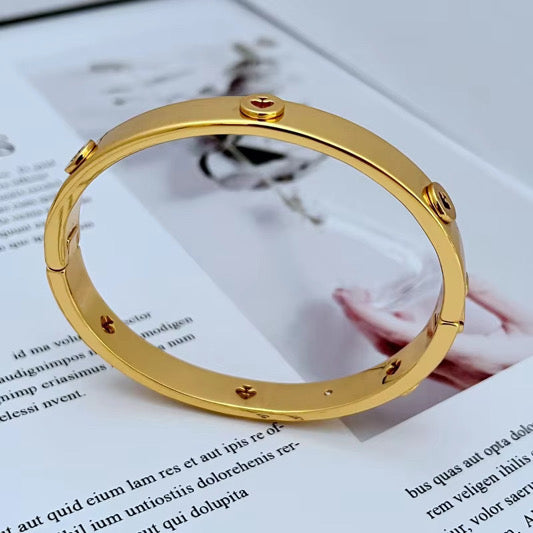 Spade Symbol Gold Bangle Bracelet