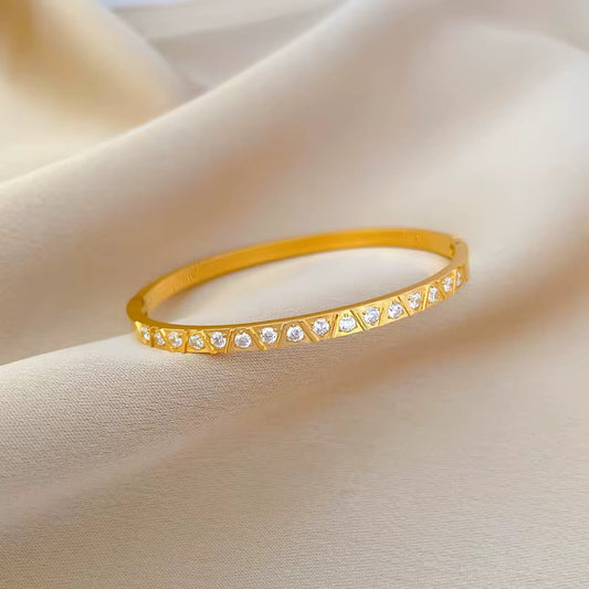 Minimal Gold Zirconia Bangle