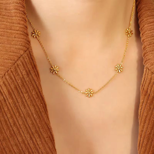 Daisy Gold Necklace