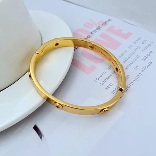 Spade Symbol Gold Bangle Bracelet