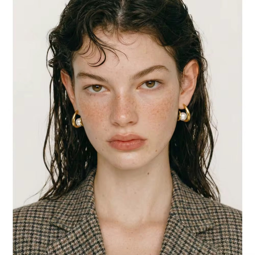 Luna Pearl Sculpted Hoop Earrings