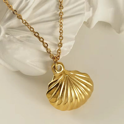 Shell Pendant Necklace