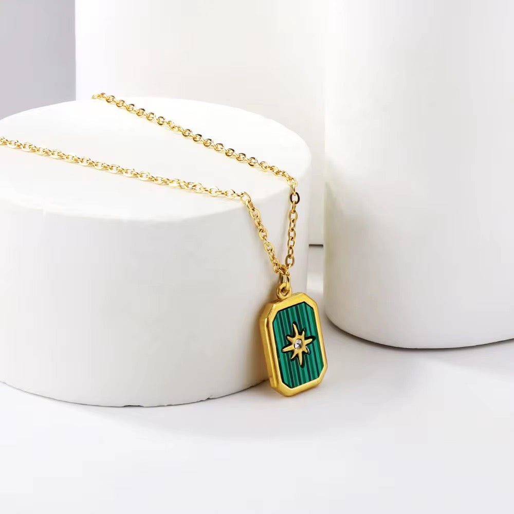 Luxe Emerald Star Pendant Necklace