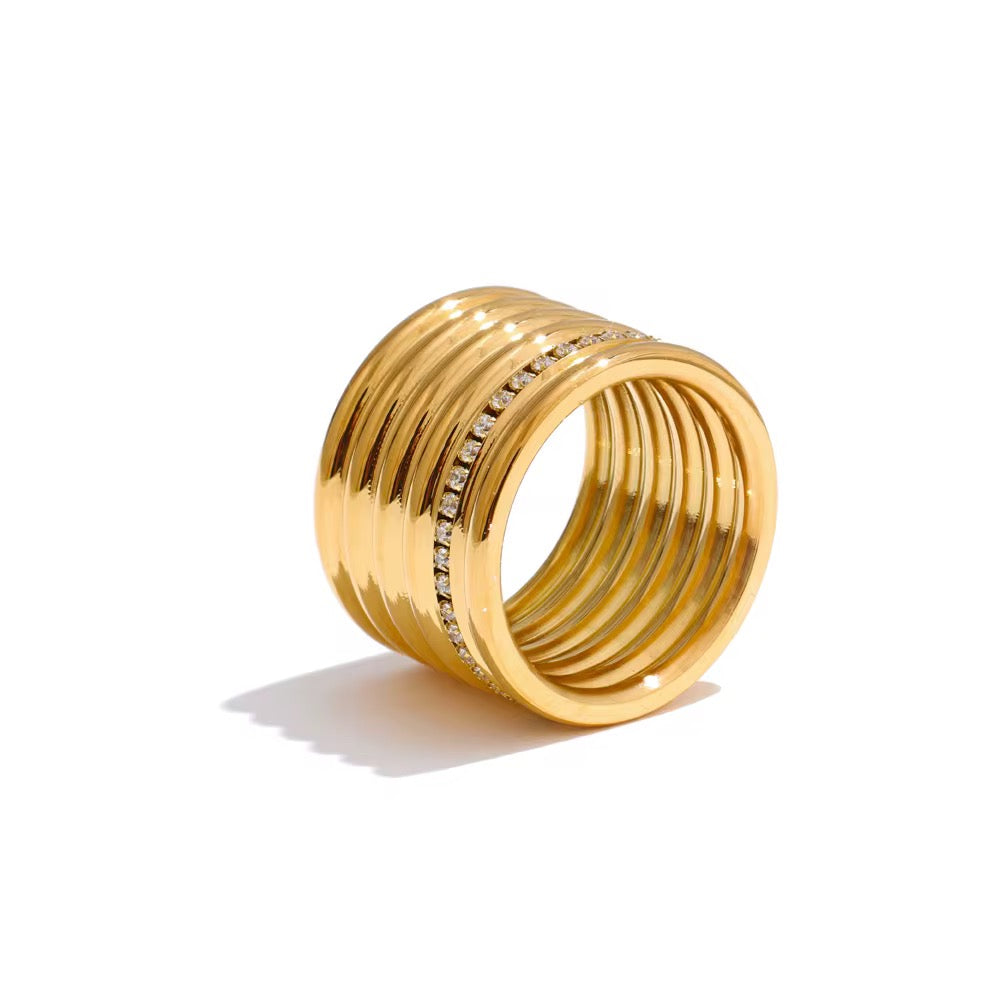 Luna Ribbed Statement Ring