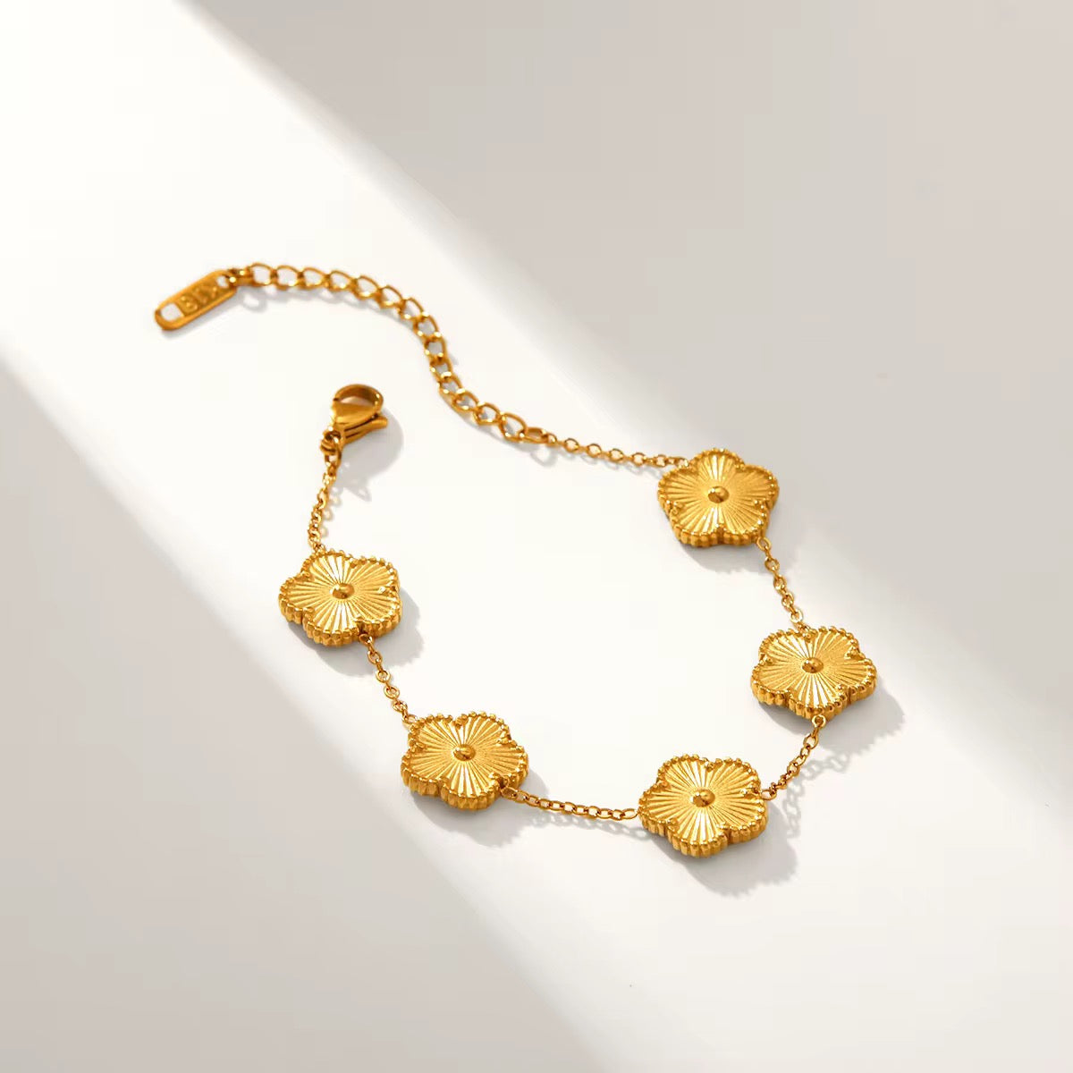 Lucky Clover Gold Bracelet