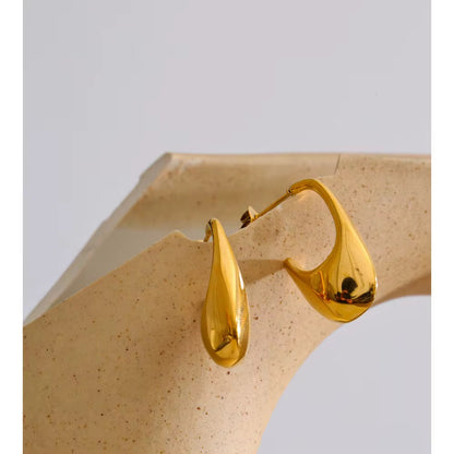 Elara Sculpted Drop Earrings