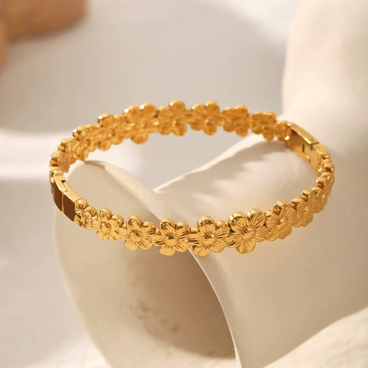 Daisy Bloom Bangle