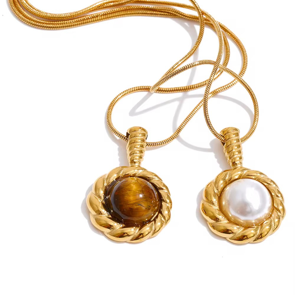 Solara Vintage Pendant Necklace