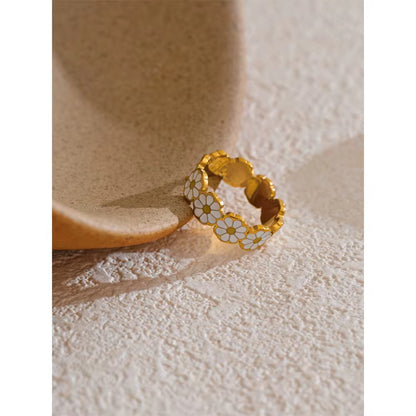 Daisy Bloom Statement Ring