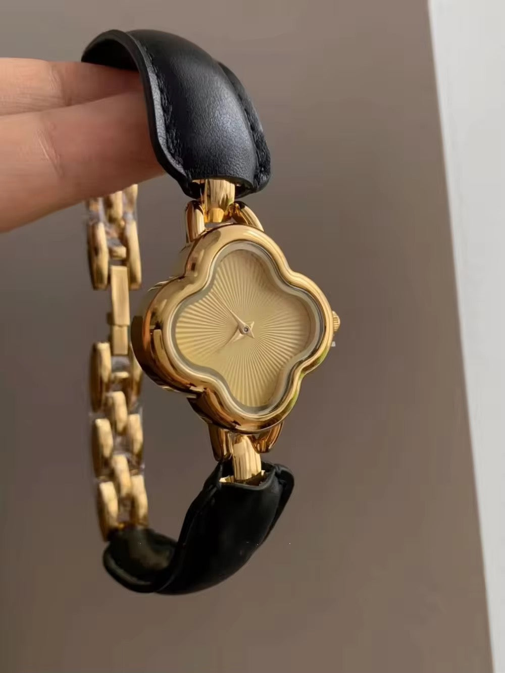 Veloura Clover Luxe Watch