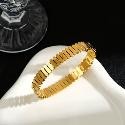 Gold Stretch Link Bracelet