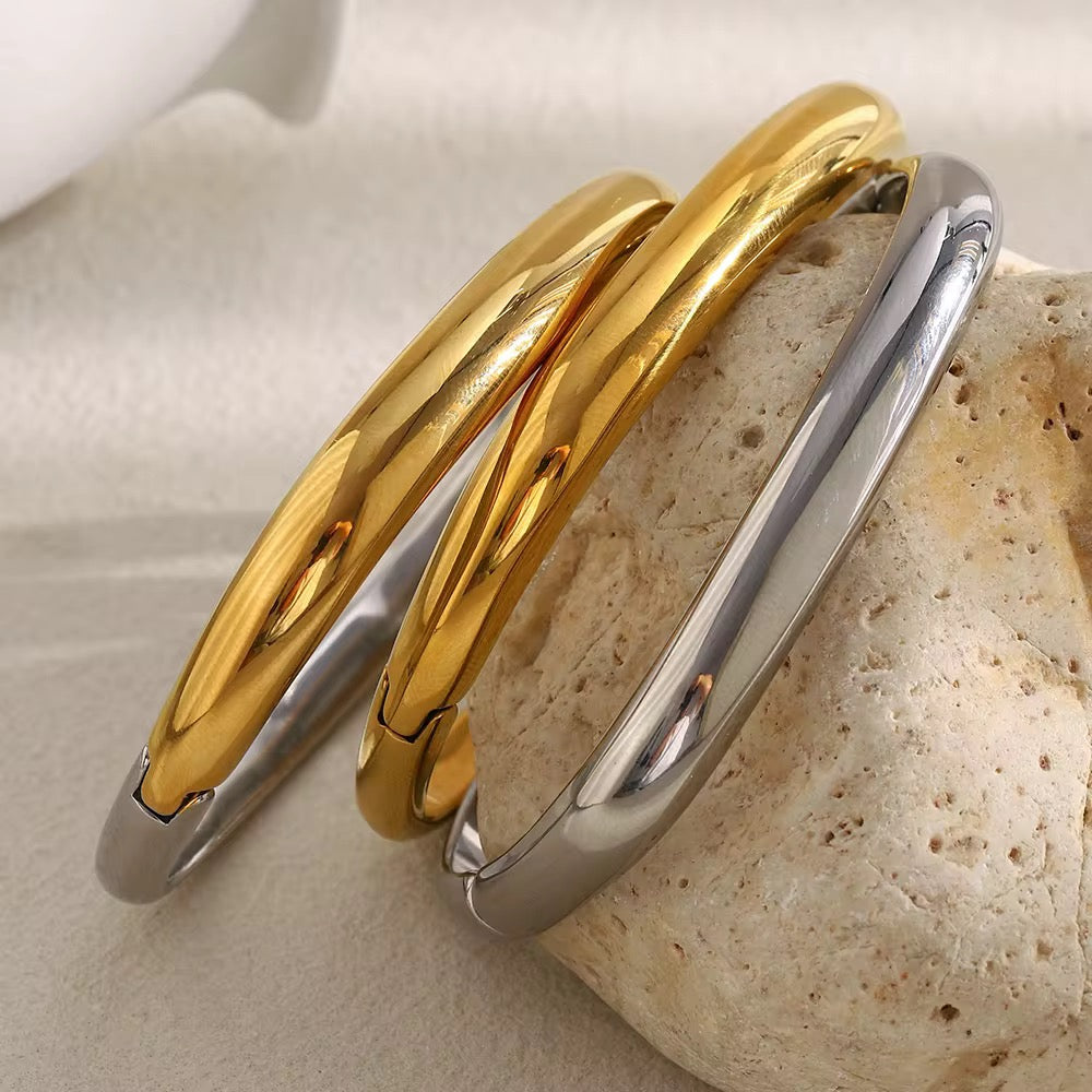 Minimal Luxe Bangle Bracelet