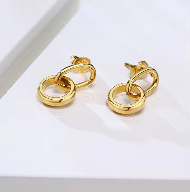 Interlocking Chain Drop Earrings