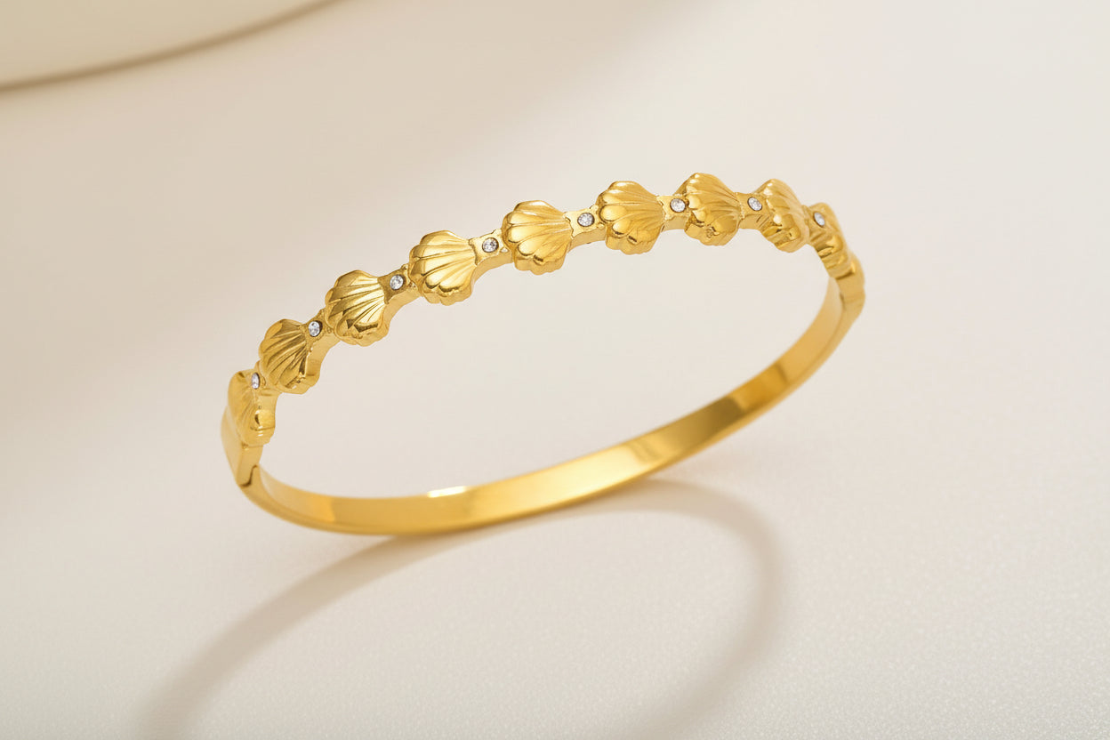 Gold Shell Detail Bangle