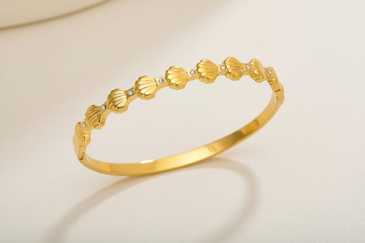 Gold Shell Detail Bangle
