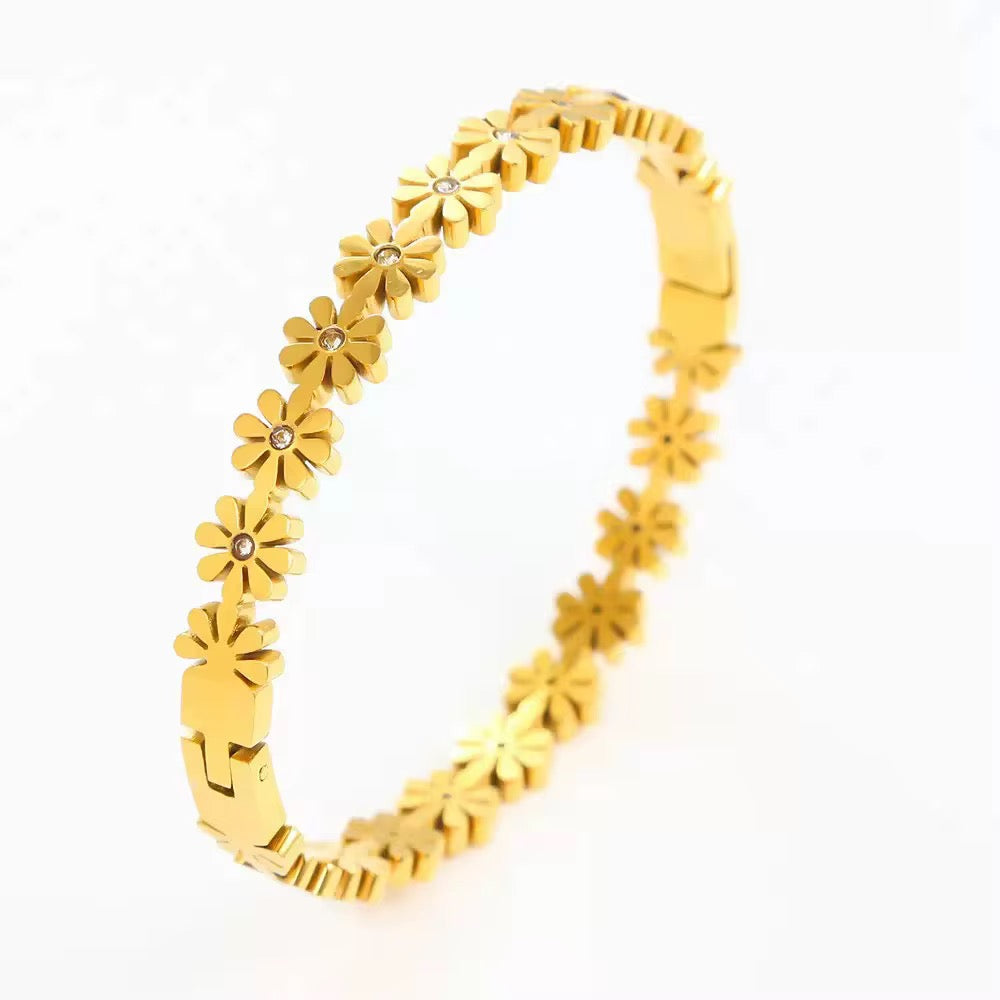 Gold Daisy Flower Bracelet