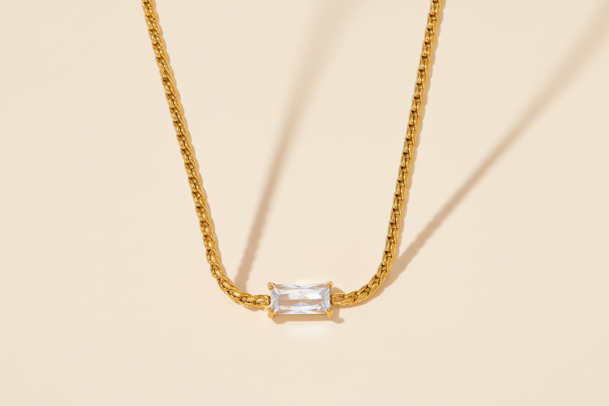Emerald Glow Pendant Necklace