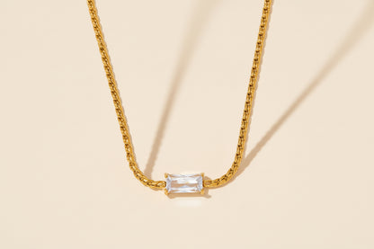 Emerald Glow Pendant Necklace