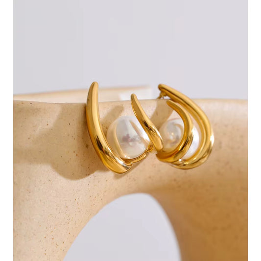 Luna Pearl Sculpted Hoop Earrings