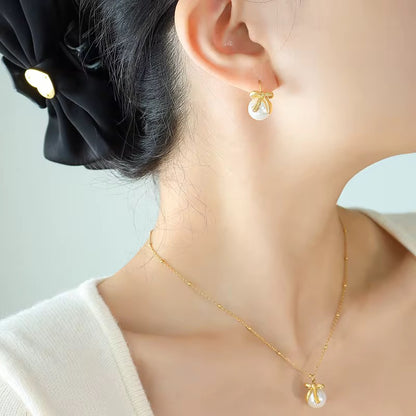 Bow Pearl Necklace