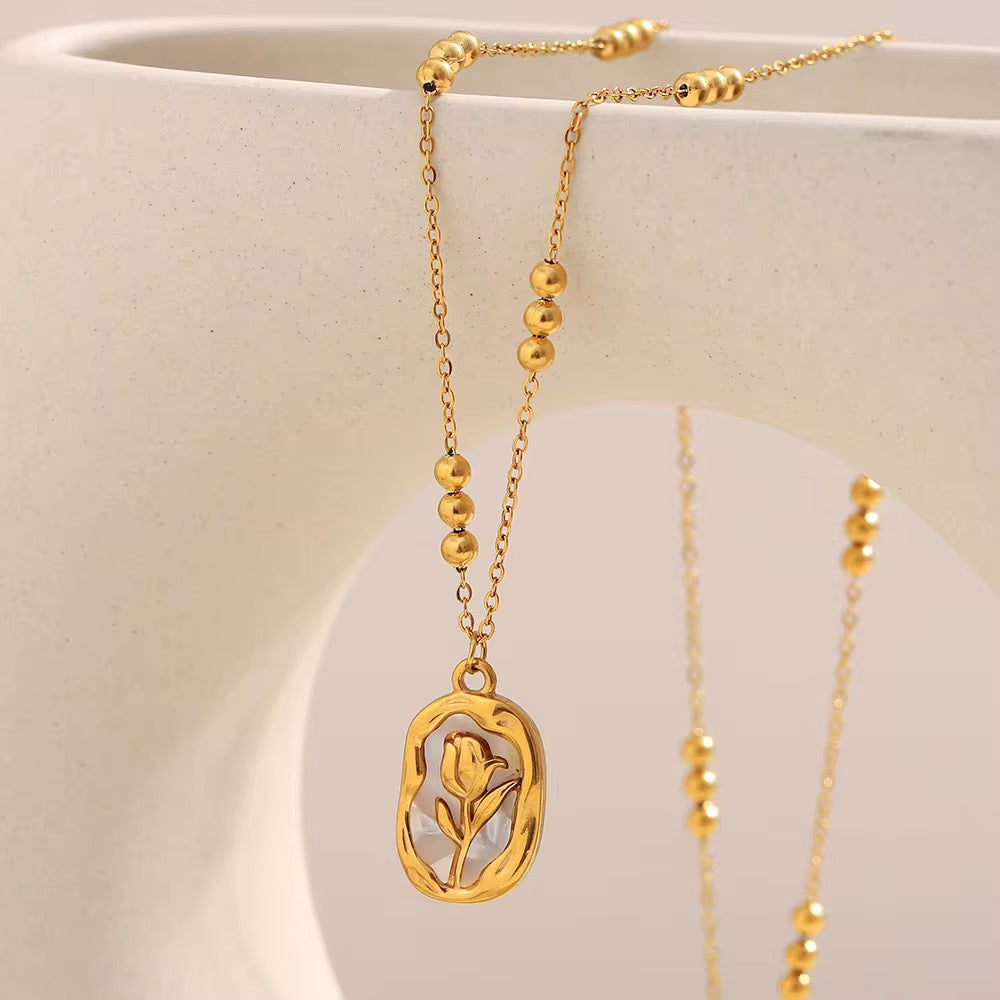 Gold Floral Charm Necklace |