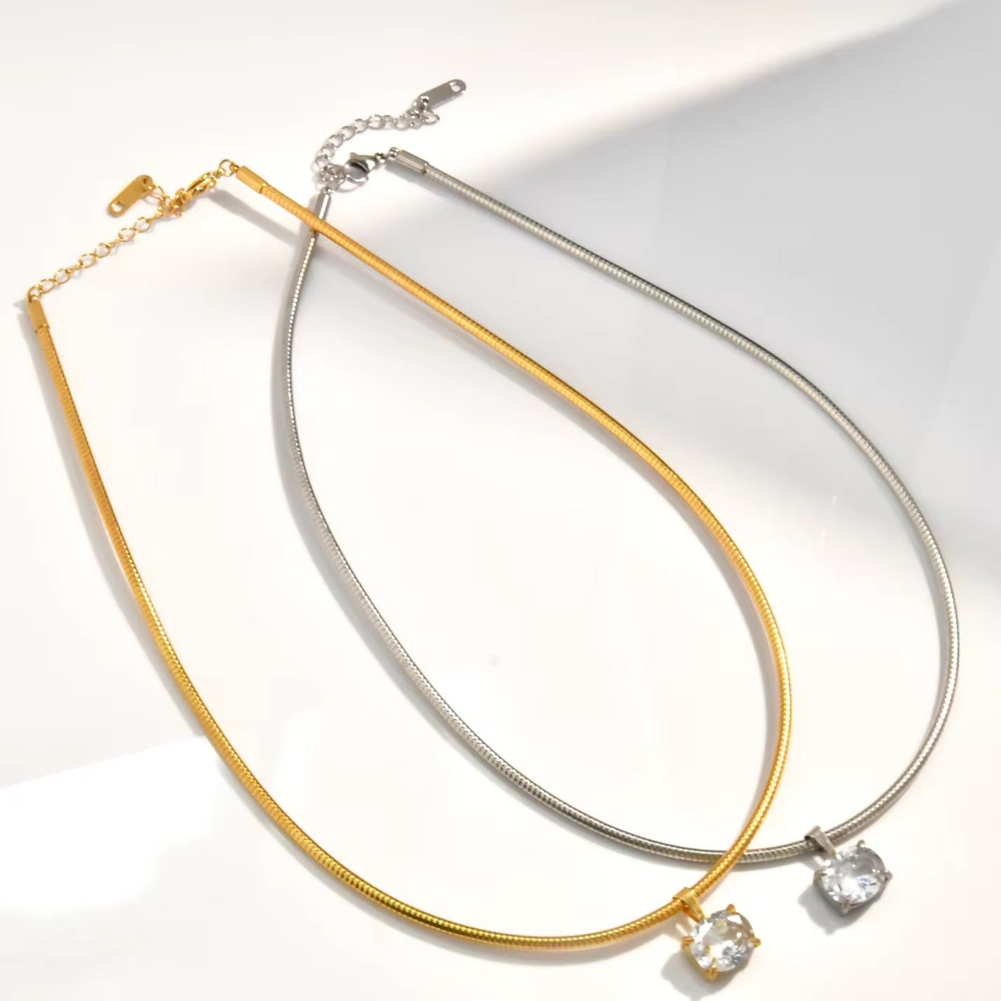 Minimal Crystal Pendant Necklace