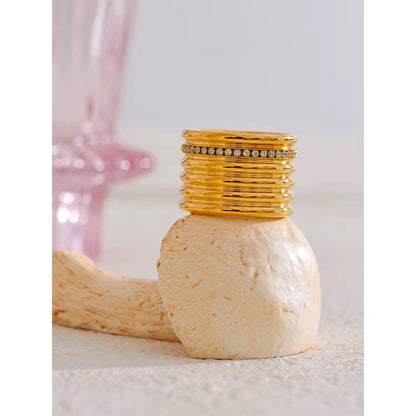 Luna Ribbed Statement Ring
