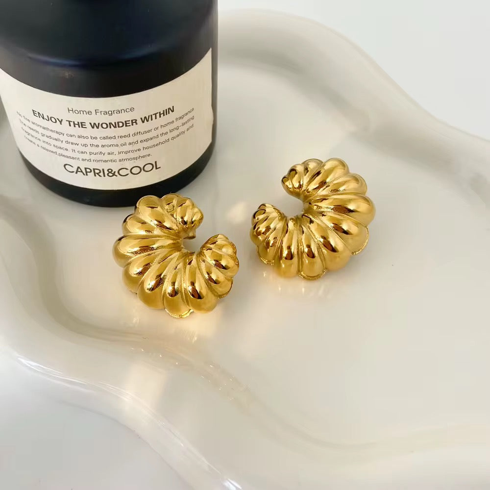 Croissant Twist Gold Earrings