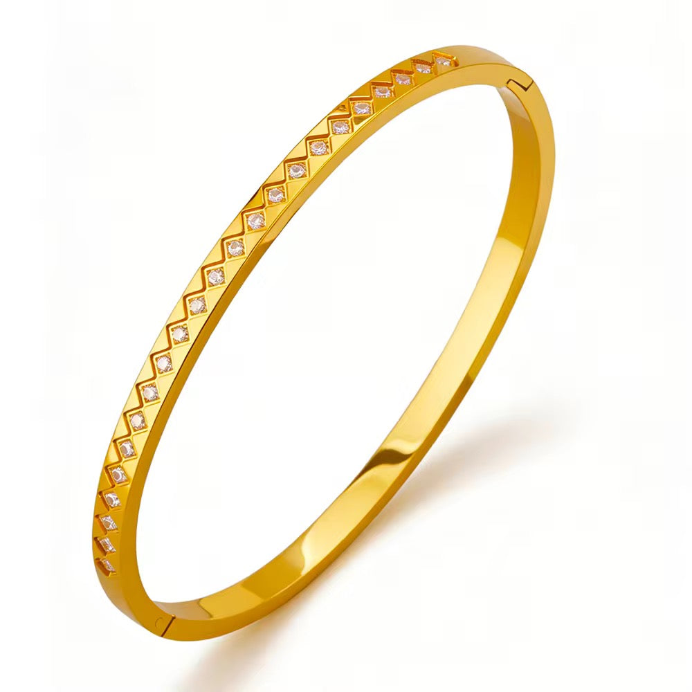 Gold Diamond-Cut Crystal Bangle