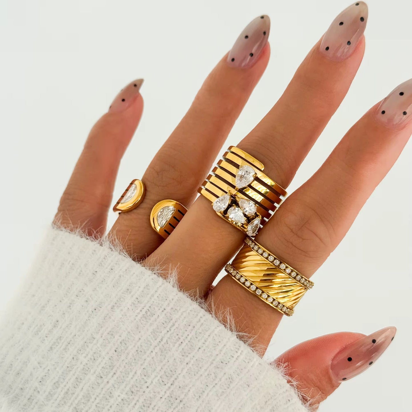 Luxe Twist Crystal Ring