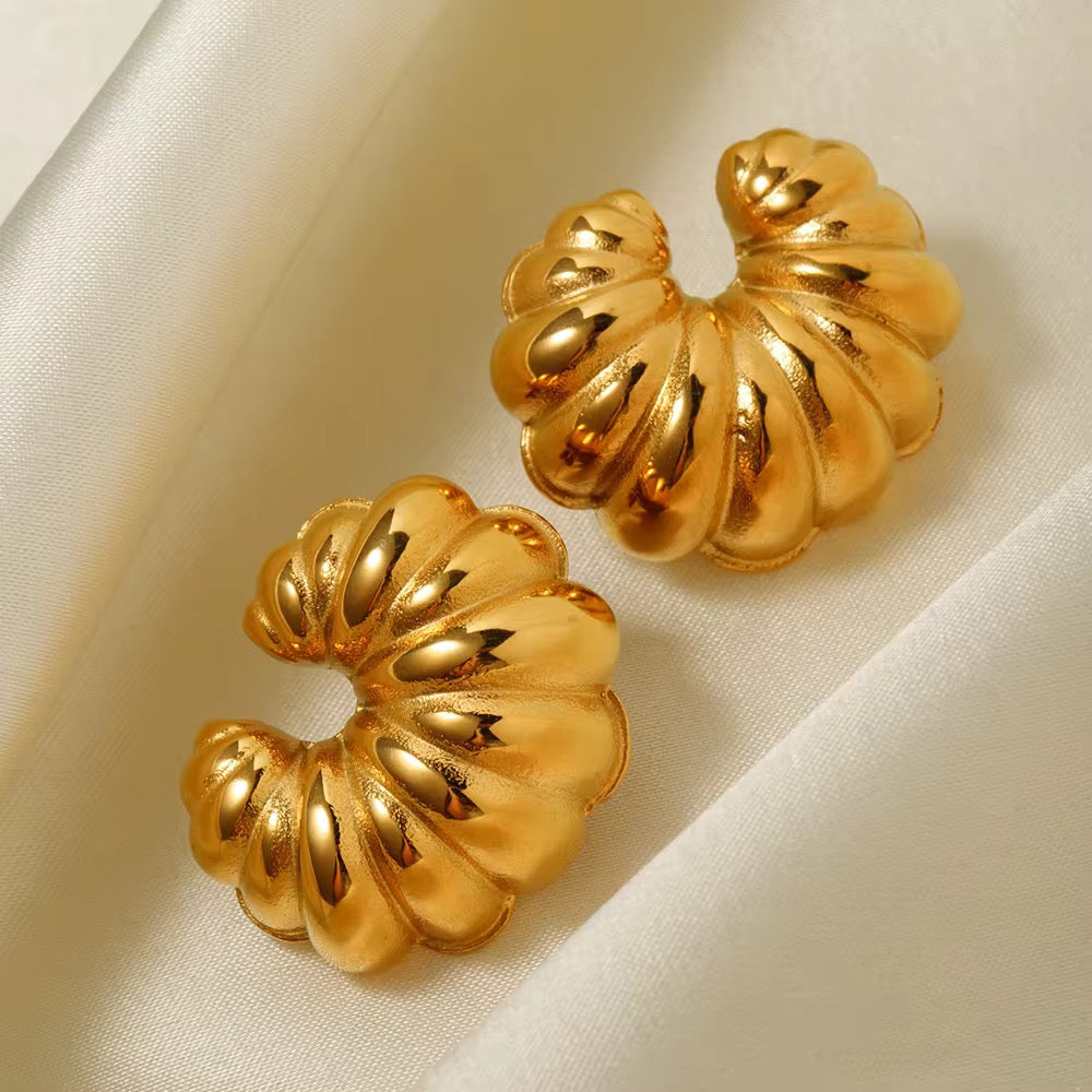 Croissant Twist Gold Earrings