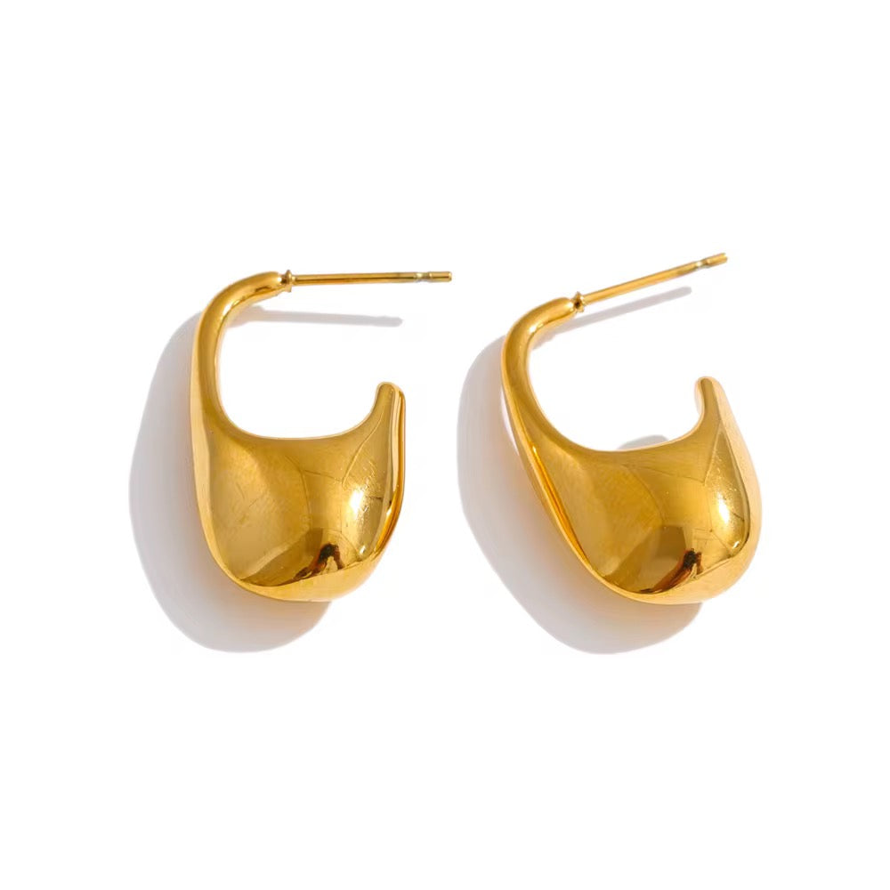 Elara Sculpted Drop Earrings