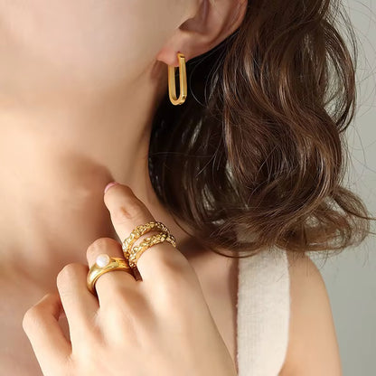 Minimal Oval Hoop Earrings