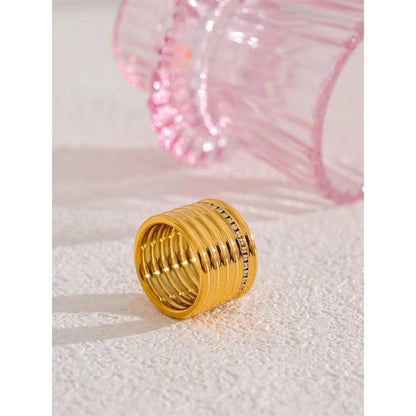 Luna Ribbed Statement Ring