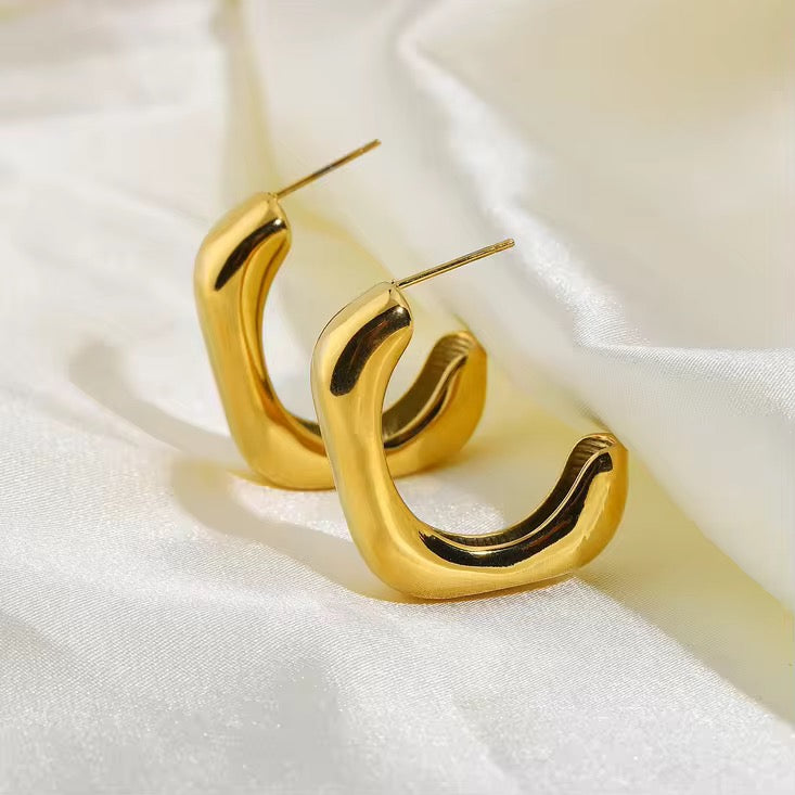 Curved Gold Hoop Earrings