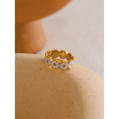 Daisy Bloom Statement Ring