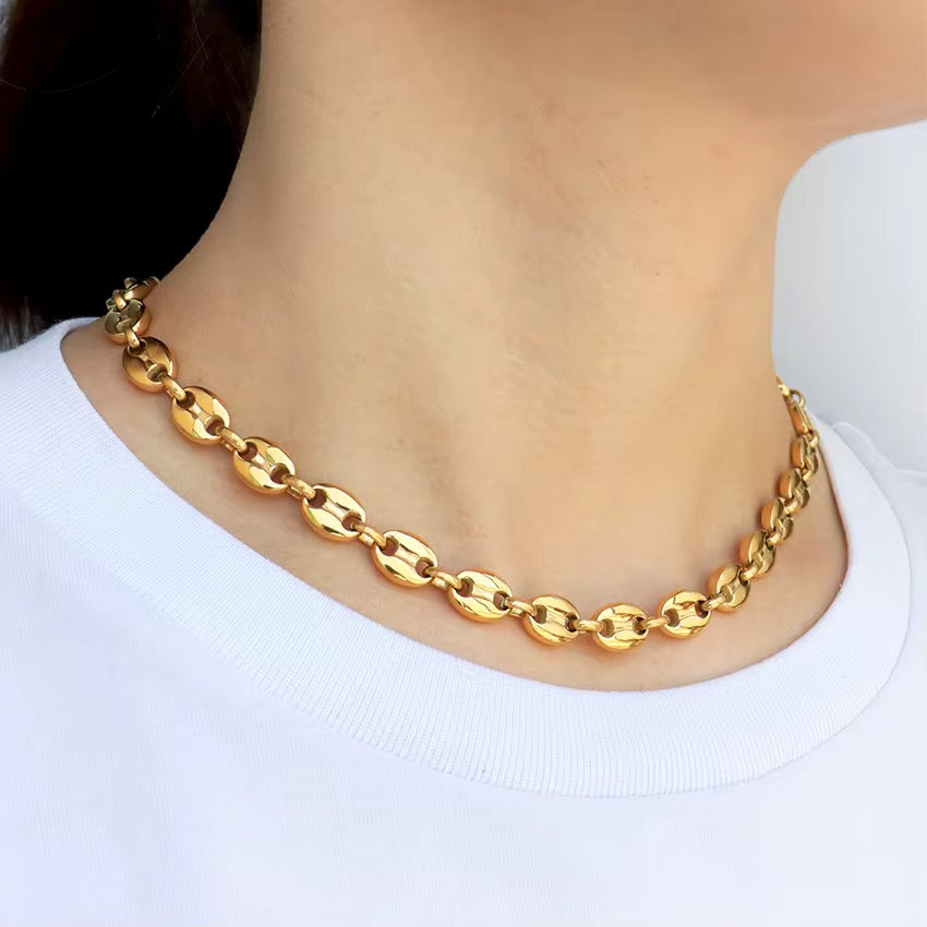 Bold Oval Link Necklace