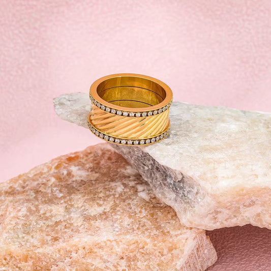 Luxe Twist Crystal Ring