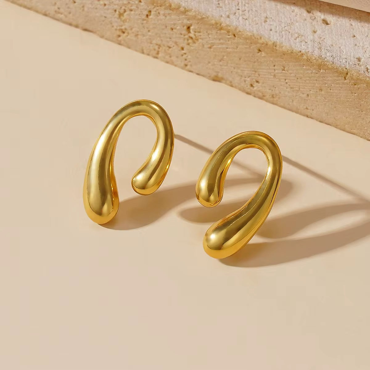 Sculptural Curve Earrings