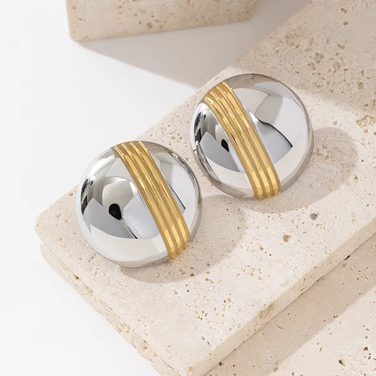 Minimal Two-Tone Disc Earrings