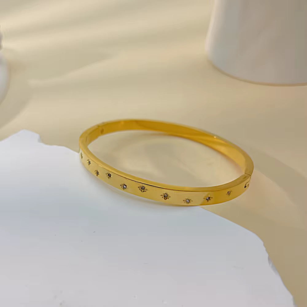 Starburst Minimal Bangle