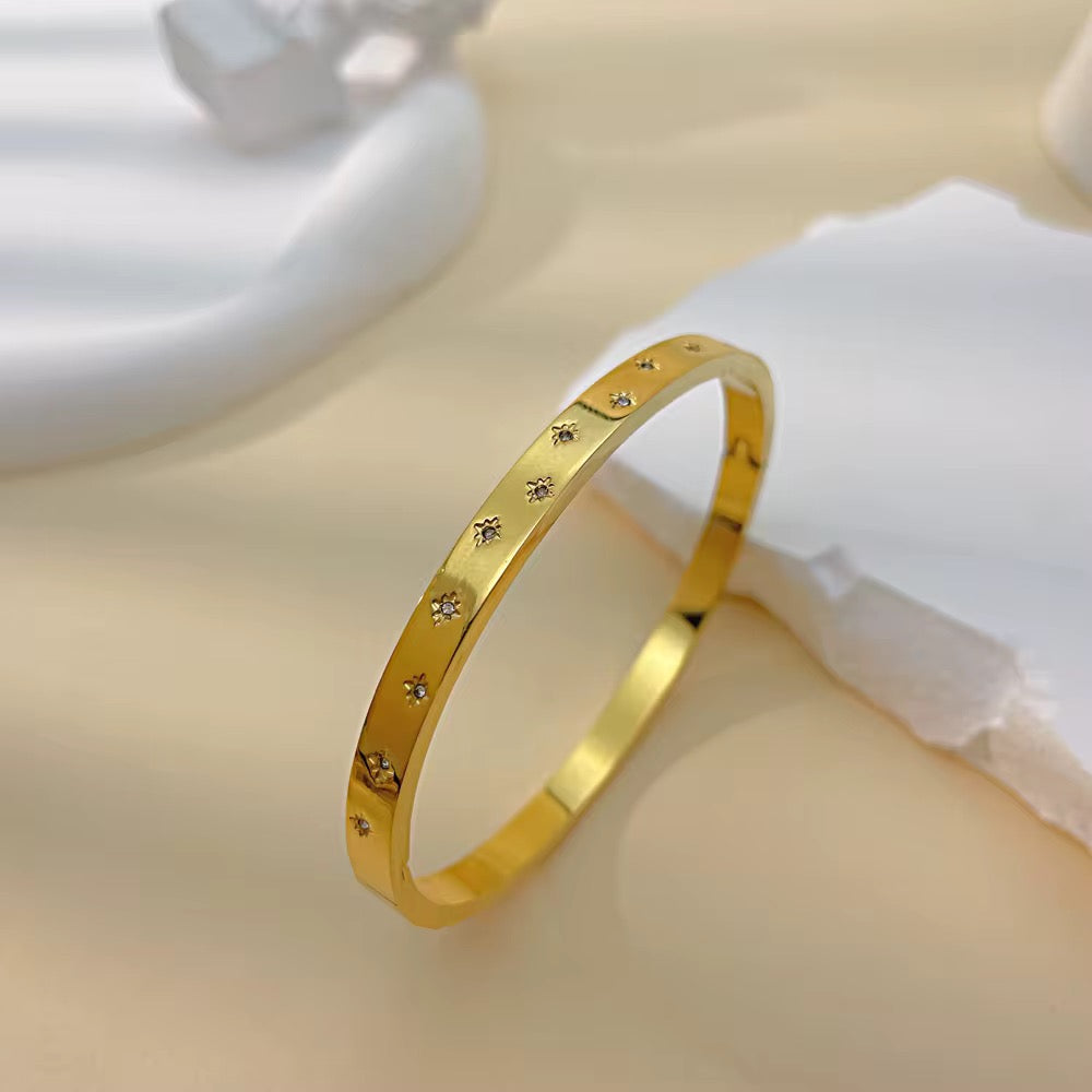 Starburst Minimal Bangle