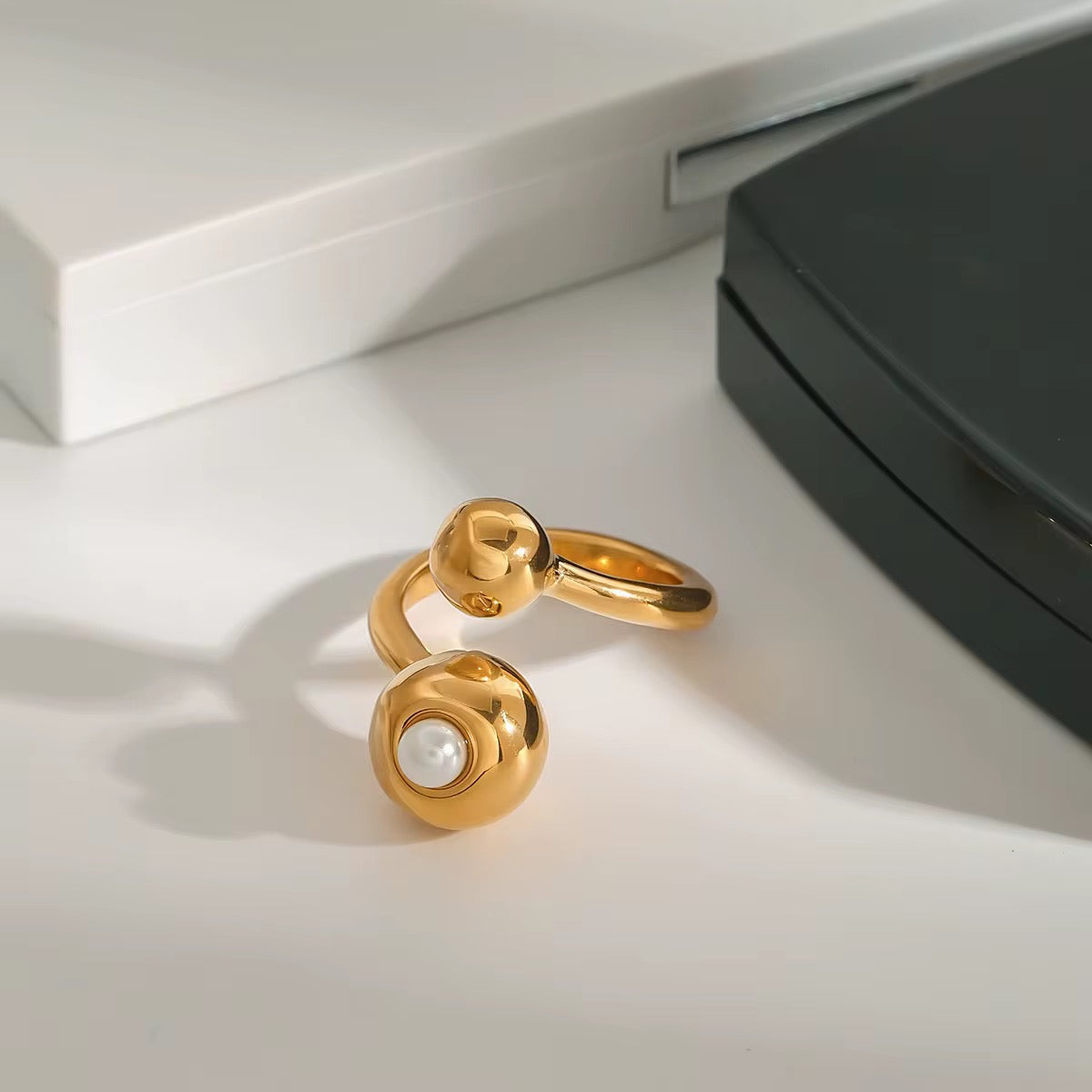 Dual Sphere Pearl Ring