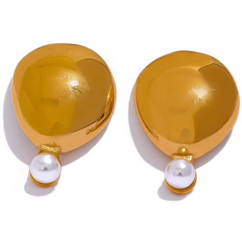 ✨ Golden Heart Pearl Stud Earrings