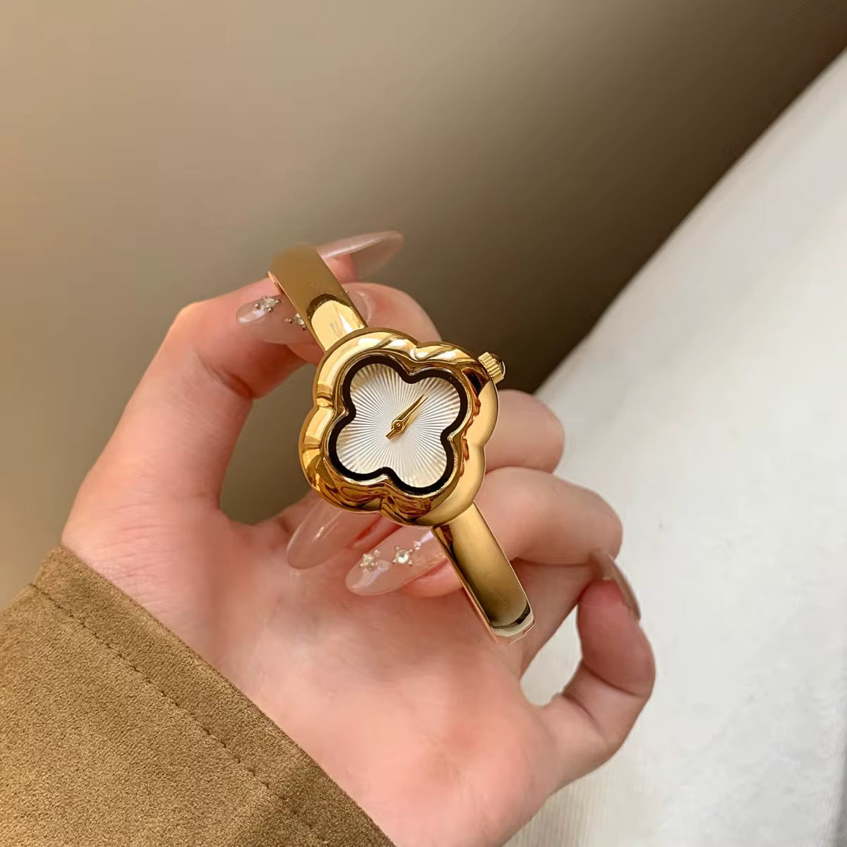 Golden Clover Bangle Watch
