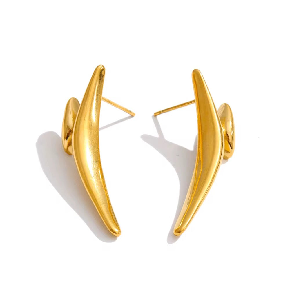 Sculpted Elegance Gold Stud Earrings